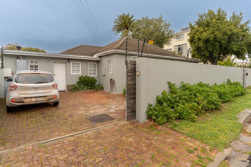 4 Bedroom Property for Sale in Harfield Village Western Cape